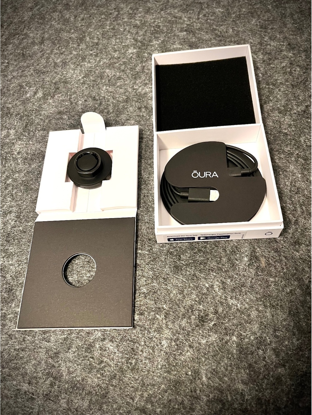 Oura Gen3 Heritage Black Ring Size 13 Smart Health Tracker with charging base